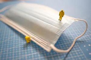 “全家族举债弄这个,都赚大发了”疯狂熔喷布利益链调查:一小时一个价,采购商秒变倒爷,黑作坊“加班加点”