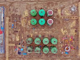 加速!寰球公司塔里木乙烷制乙烯项目提前15天完成14台球罐全部组装工作