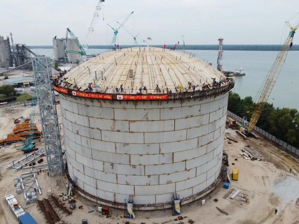 捷报频传!寰球公司首个海外LPG低温储罐气顶升成功 捷报频传!寰球公司首个海外LPG低温储罐气顶升成功