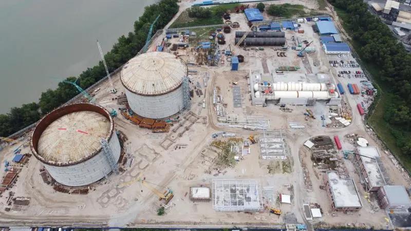 寰球公司马来西亚巴生港低温储罐接收站项目第二台储罐成功升顶 寰球公司马来西亚巴生港低温储罐接收站项目第二台储罐成功升顶