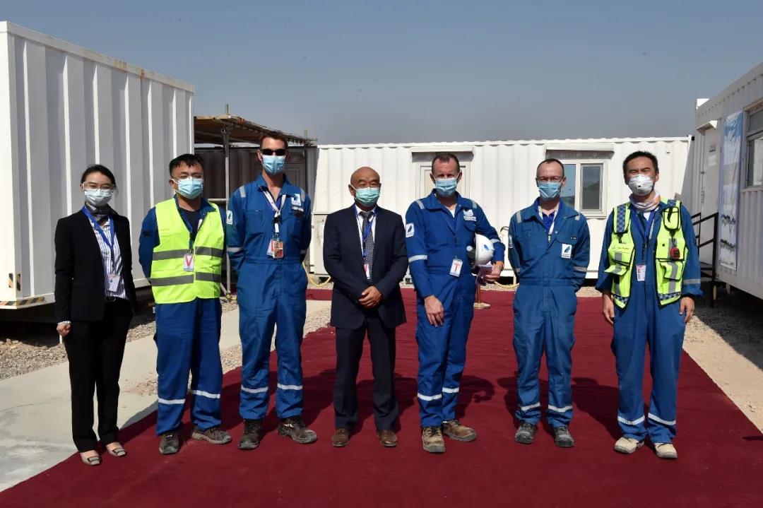 伊拉克总理视察BNGL项目,观摩脱甲烷塔吊装并发表讲话 伊拉克总理视察BNGL项目,观摩脱甲烷塔吊装并发表讲话