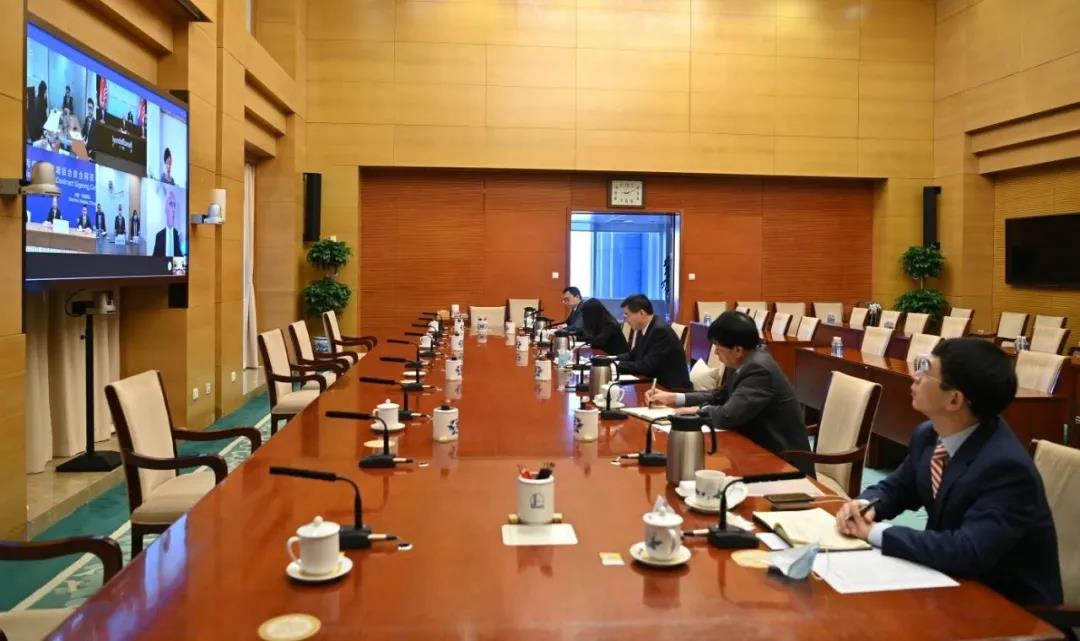 利安德巴赛尔与中国石化签署合资协议,携手扩大PO/SM生产 利安德巴赛尔与中国石化签署合资协议,携手扩大PO/SM生产