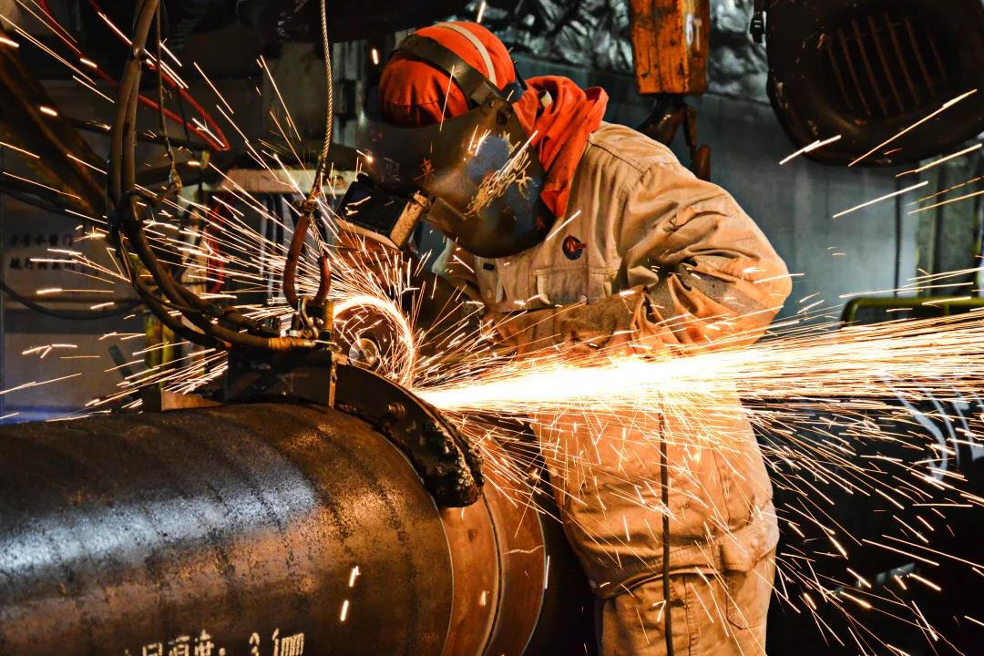 今日凌晨5点,一条31.4公里的海底管道在惠州油田铺设完毕 今日凌晨5点,一条31.4公里的海底管道在惠州油田铺设完毕