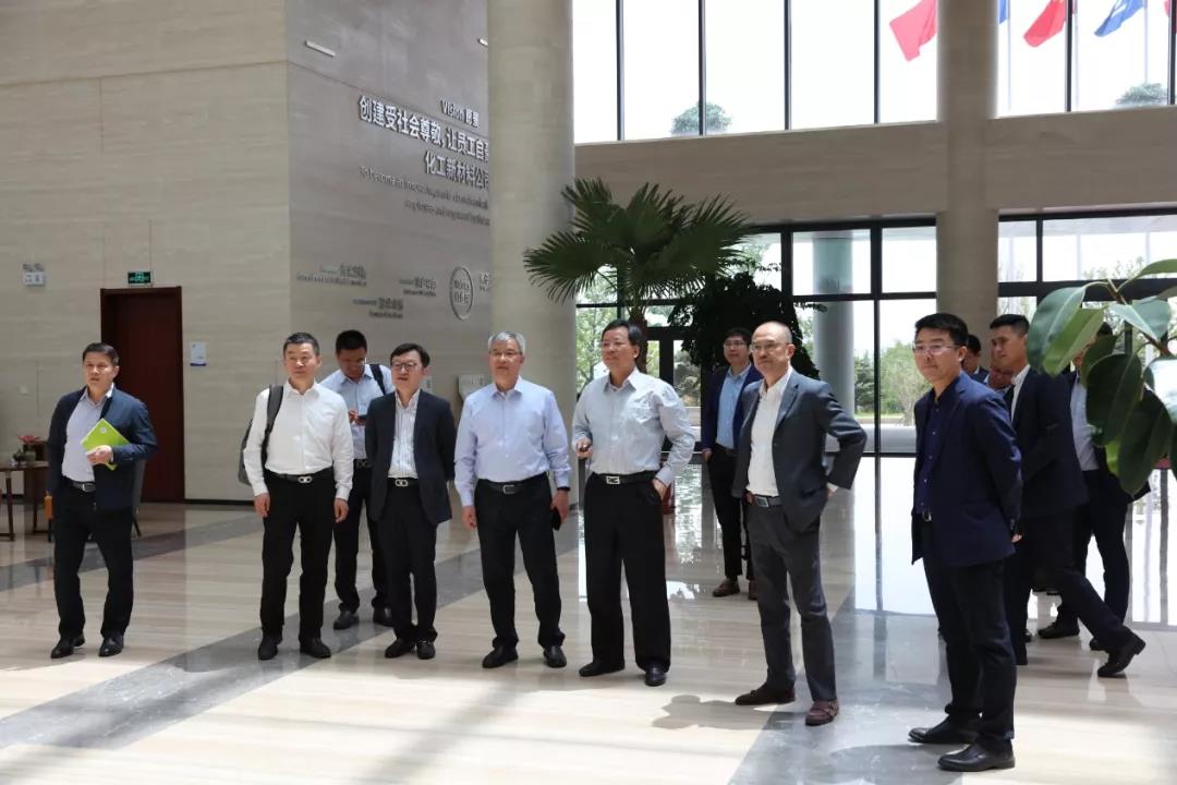 中控技术与万华化学签署战略合作协议 中控技术与万华化学签署战略合作协议