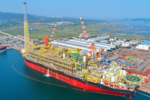 全球最大“海上石油工厂”在大连交付