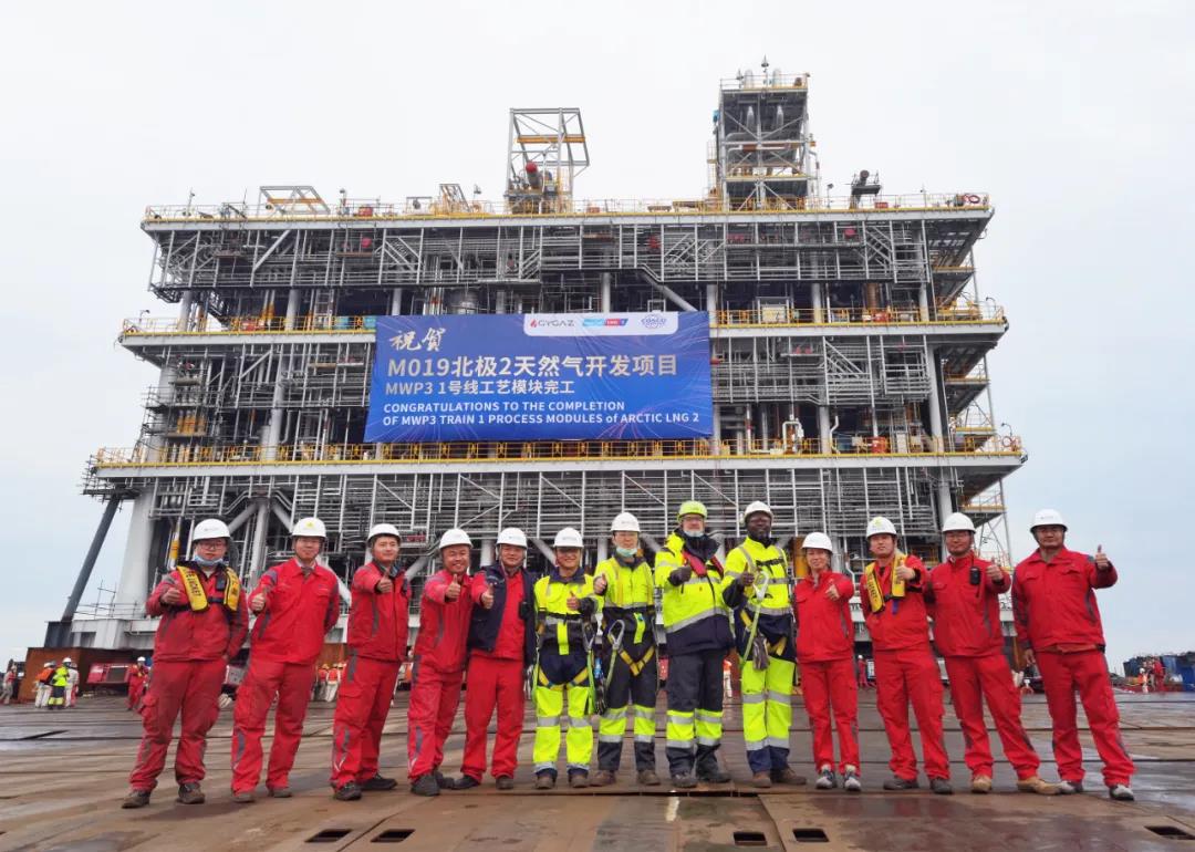 向北极圈出发!中海广瀛成功完成俄罗斯北极2项目Train1模块装船任务! 向北极圈出发!中海广瀛成功完成俄罗斯北极2项目Train1模块装船任务!