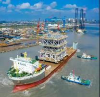 向北极圈出发!中海广瀛成功完成俄罗斯北极2项目Train1模块装船任务!