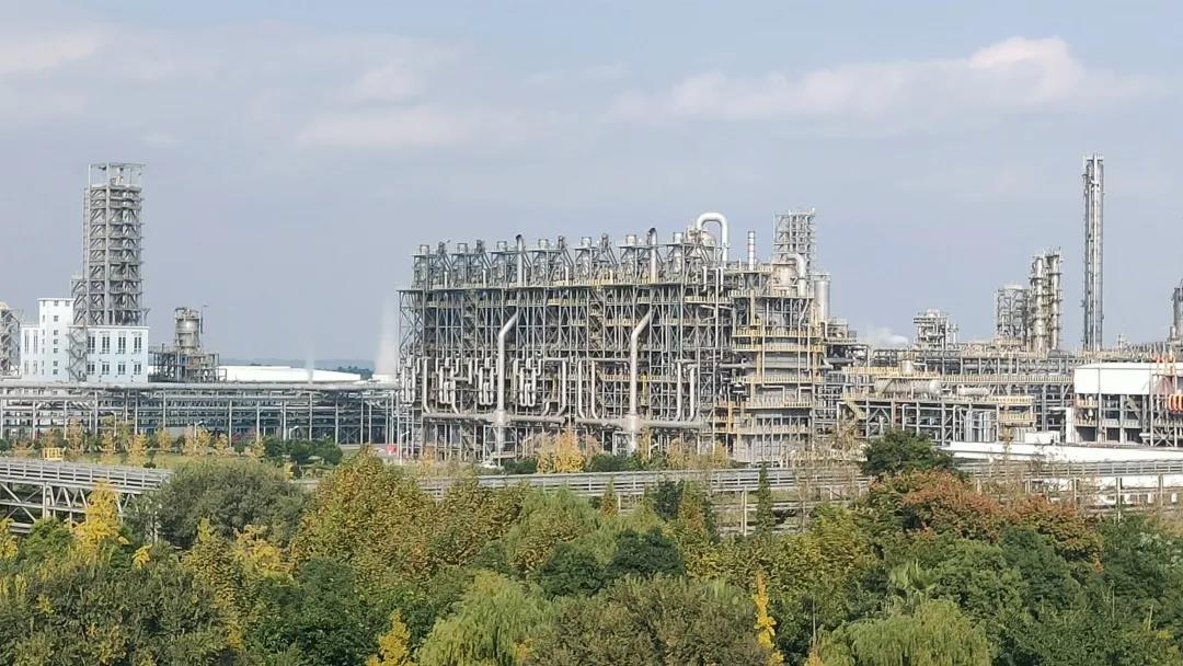 寰球工程公司四川石化乙烯装置裂解炉燃烧器环保改造项目取得圆满成功 寰球工程公司四川石化乙烯装置裂解炉燃烧器环保改造项目取得圆满成功