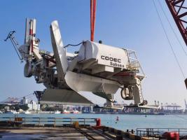 新春开门红!我国首次深水犁式挖沟机海试成功