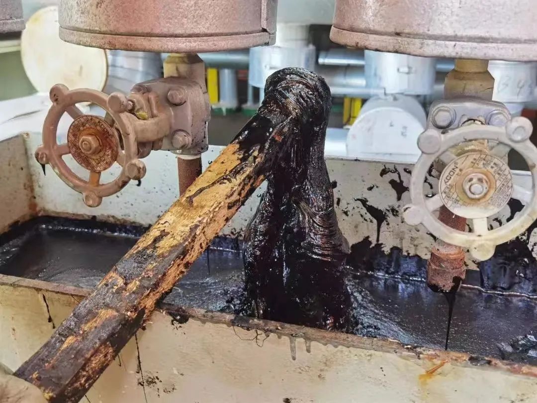 多项技术创新破解“愁油”开采难题——全球首个超稠油油田顺利投产 多项技术创新破解“愁油”开采难题——全球首个超稠油油田顺利投产