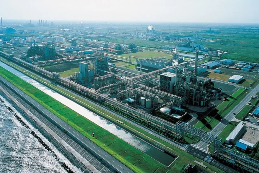 英力士与中国石化签署三项重大石化协议,总计价值70亿美元 英力士与中国石化签署三项重大石化协议,总计价值70亿美元