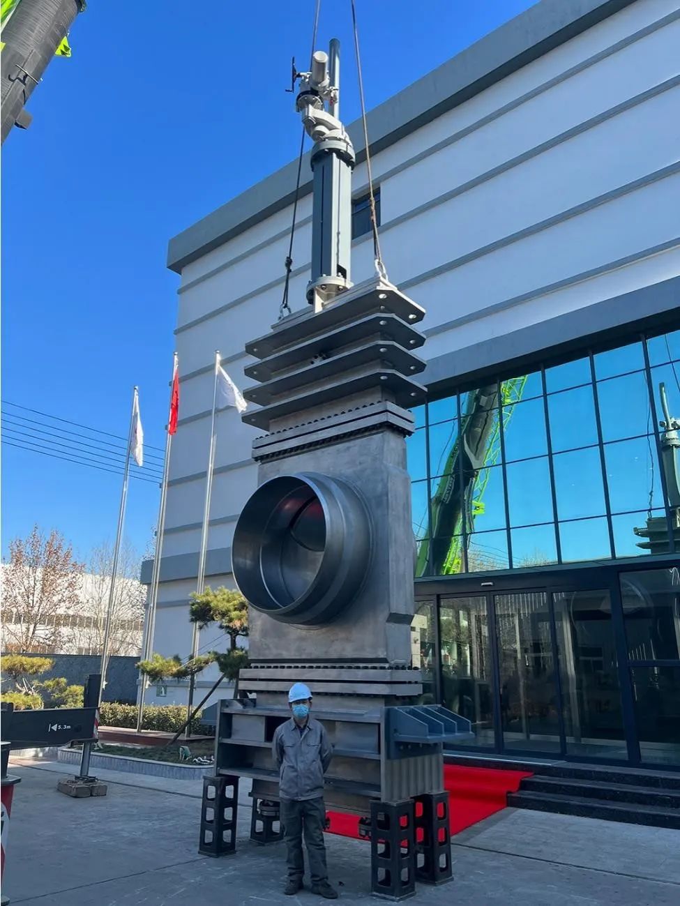 北京航天动力研究所首个催化裂化装置反应器大阀交付 北京航天动力研究所首个催化裂化装置反应器大阀交付