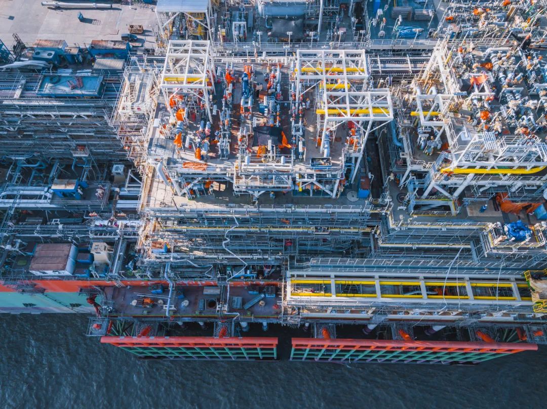 bp运营的GTA项目浮式生产储卸油船(FPSO)成功启航 bp运营的GTA项目浮式生产储卸油船(FPSO)成功启航