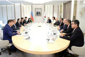 阿塞拜疆与中国探讨能源与石化领域深度合作,深化中阿能源合作